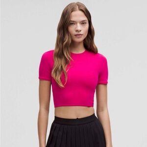 Lululemon Wundermost Ultra-Soft Nulu Crewneck Cropped T-Shirt in Passionate, SzS